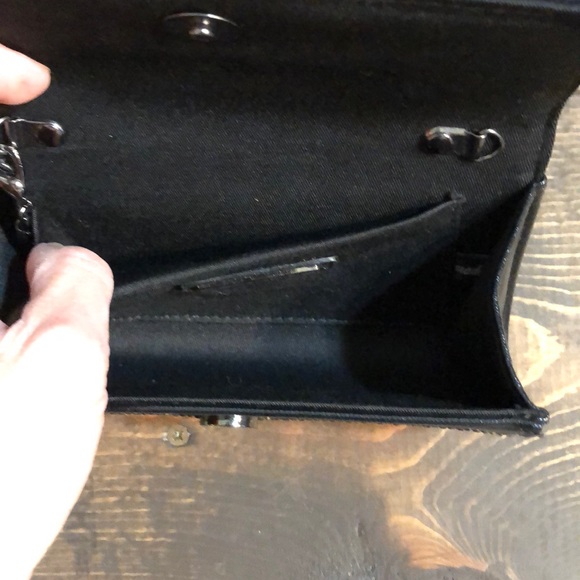 Starlet Black Metal Clutch with chain Strap - Picture 6 of 8